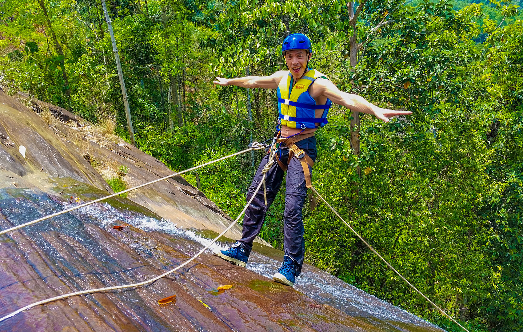 waterfall abseiling sri lanka