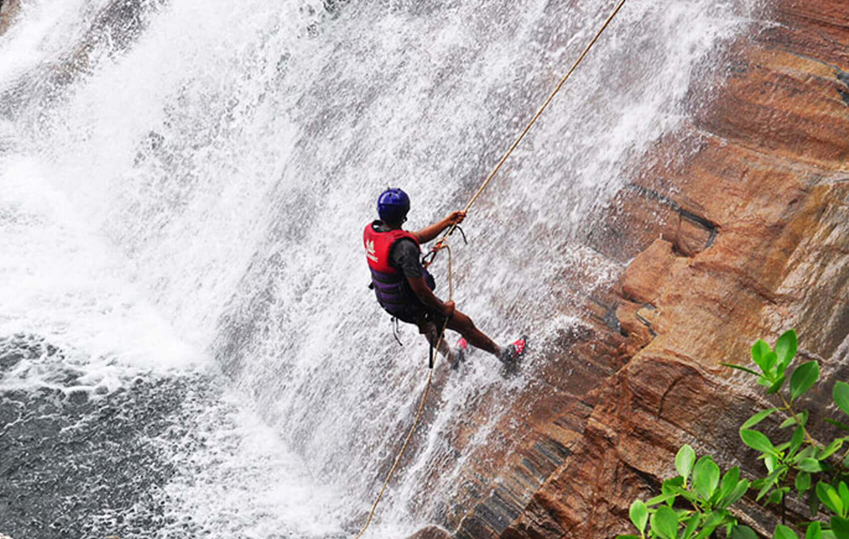 waterfall abseiling sri lanka