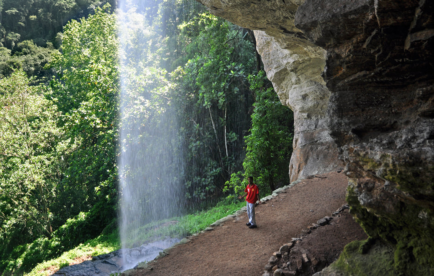 caving sri lanka