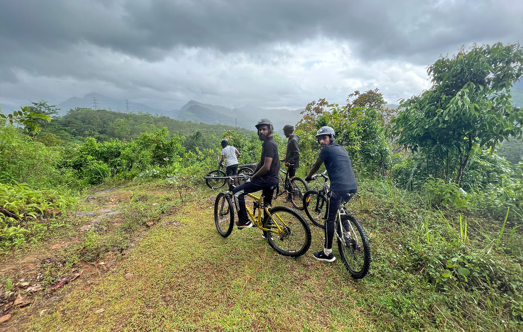 downhill mountain biking kitulgala sri lanka