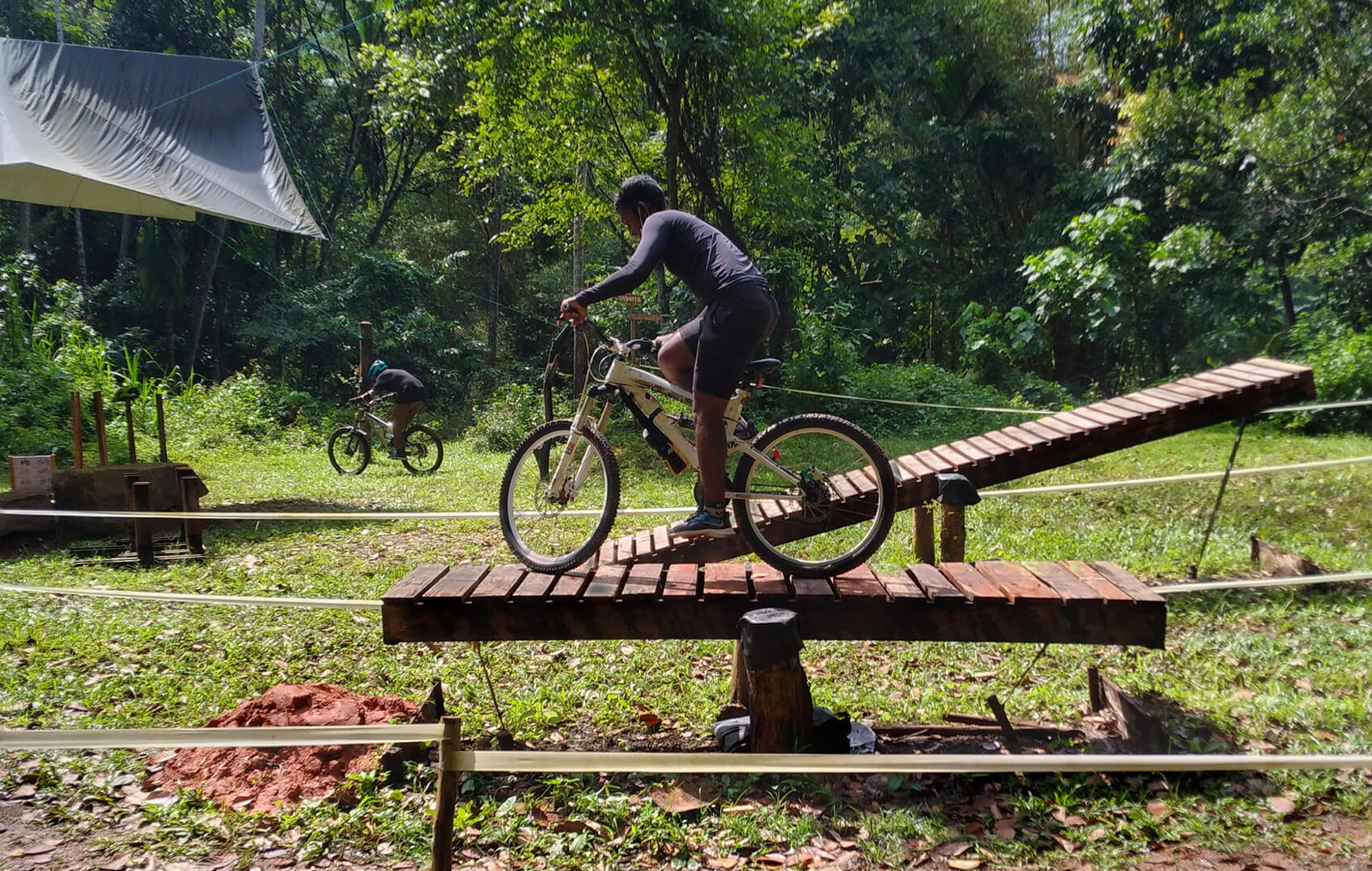 downhill mountain biking kitulgala sri lanka